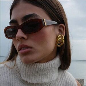 Geo twist stud earrings N477